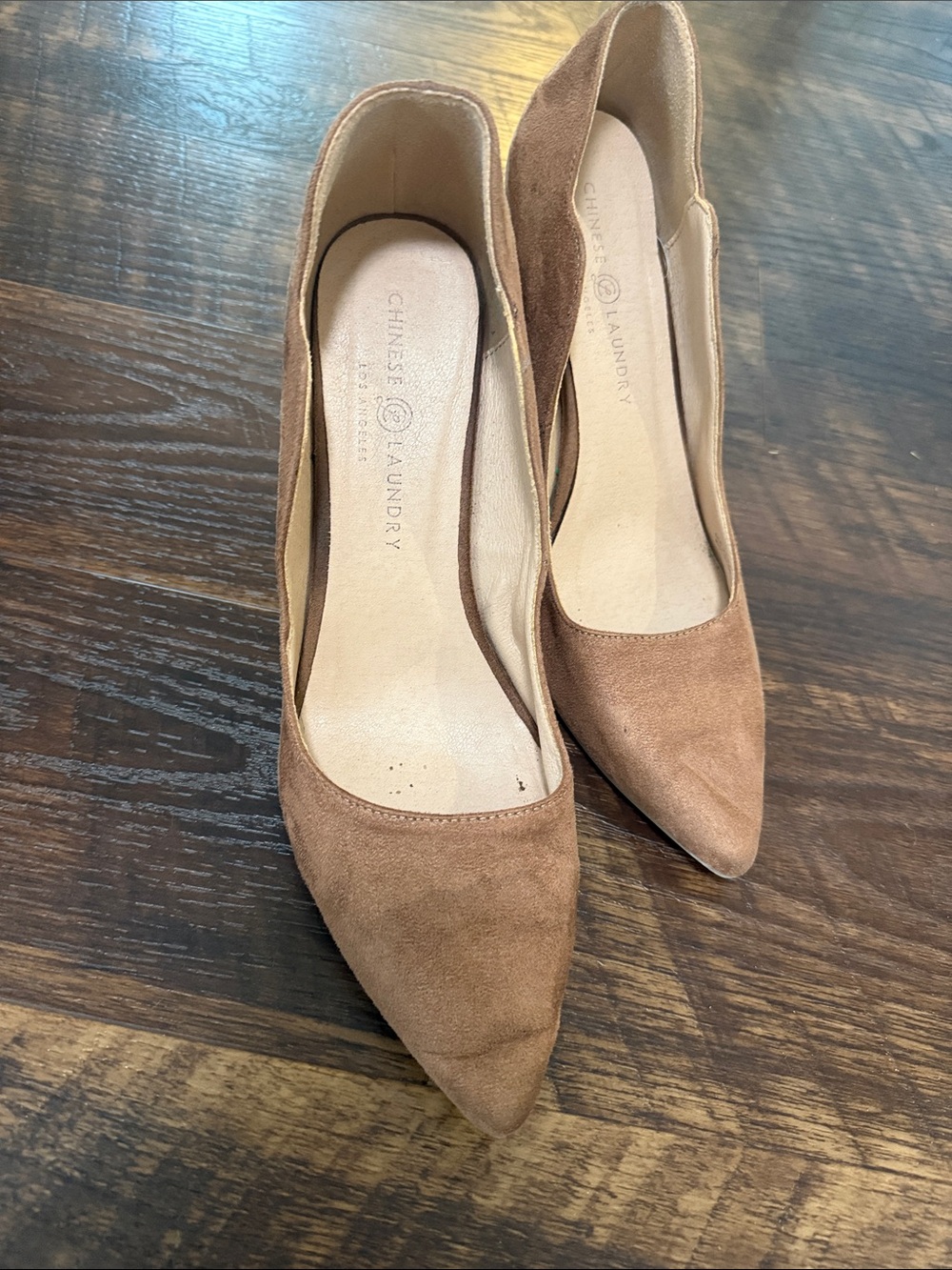 Chinese Laundry Tan Suede Pointed Pump with Stiletto Heel - Picture 4 of 4